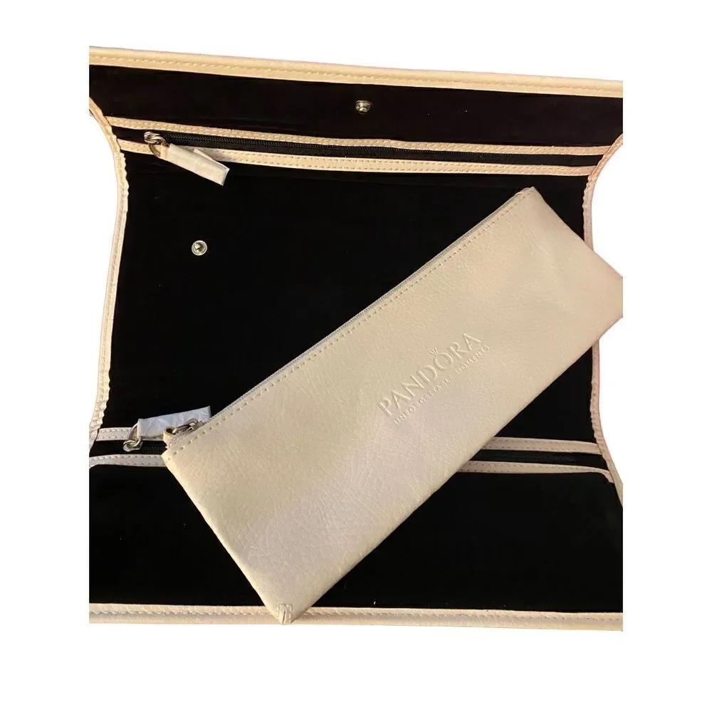 NWT Pandora travel, jewelry, case with zippered pockets, white women’s
